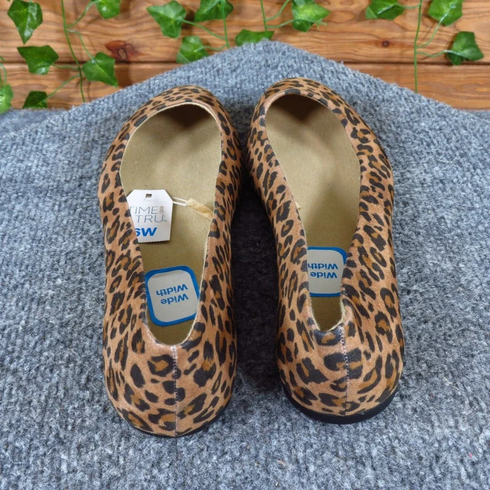 Time and Tru Women Ballet‎ Flat Size 6 Wide Casual Leopard Print Brown Fabric